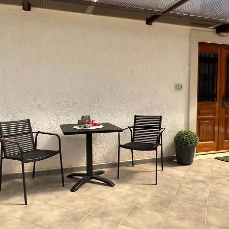Apartman Monpaderno *